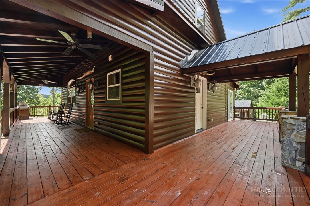 1158 Staghorn Road Property Photo 3