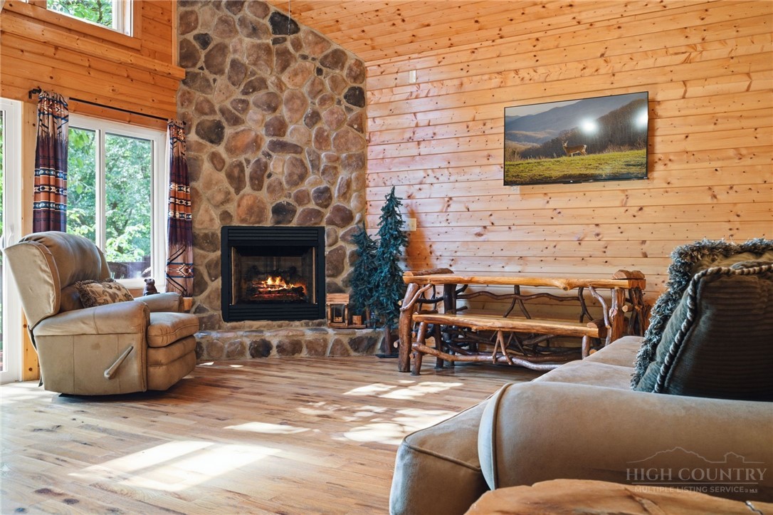 1158 Staghorn Road Property Photo 4