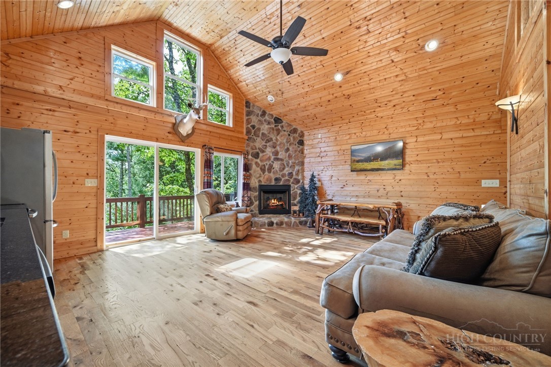 1158 Staghorn Road Property Photo 8
