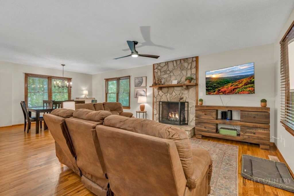 461 Galax Circle Property Photo 6