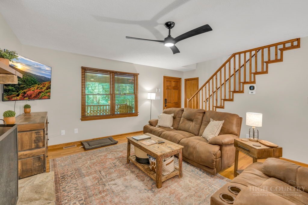 461 Galax Circle Property Photo 8