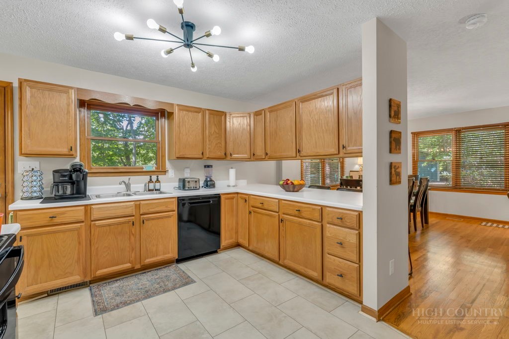 461 Galax Circle Property Photo 14
