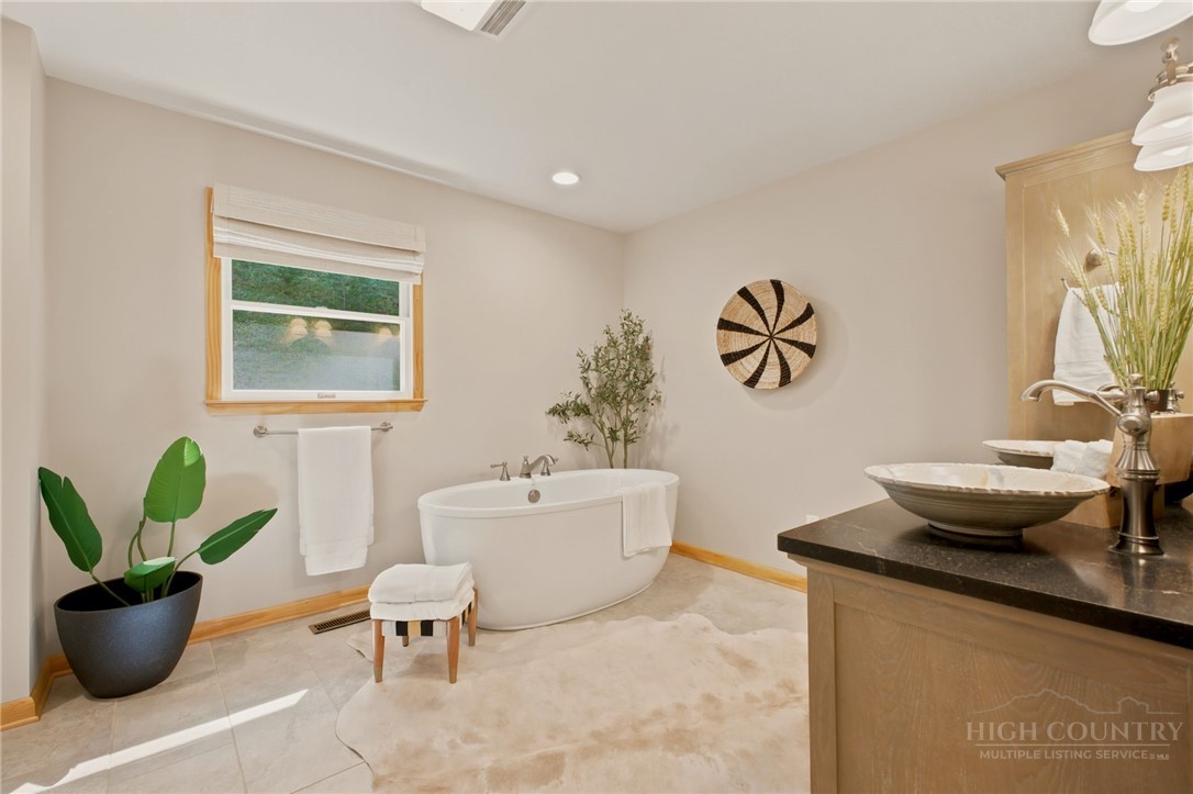 2711 Rabbit Hop Road Property Photo 16