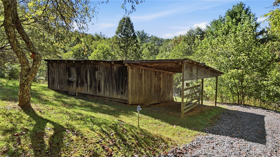 2711 Rabbit Hop Road Property Photo 44
