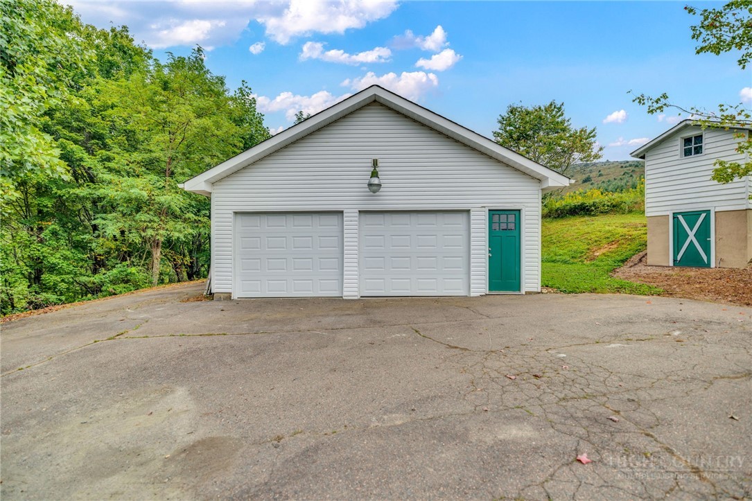3115 Roaring Fork Property Photo 6