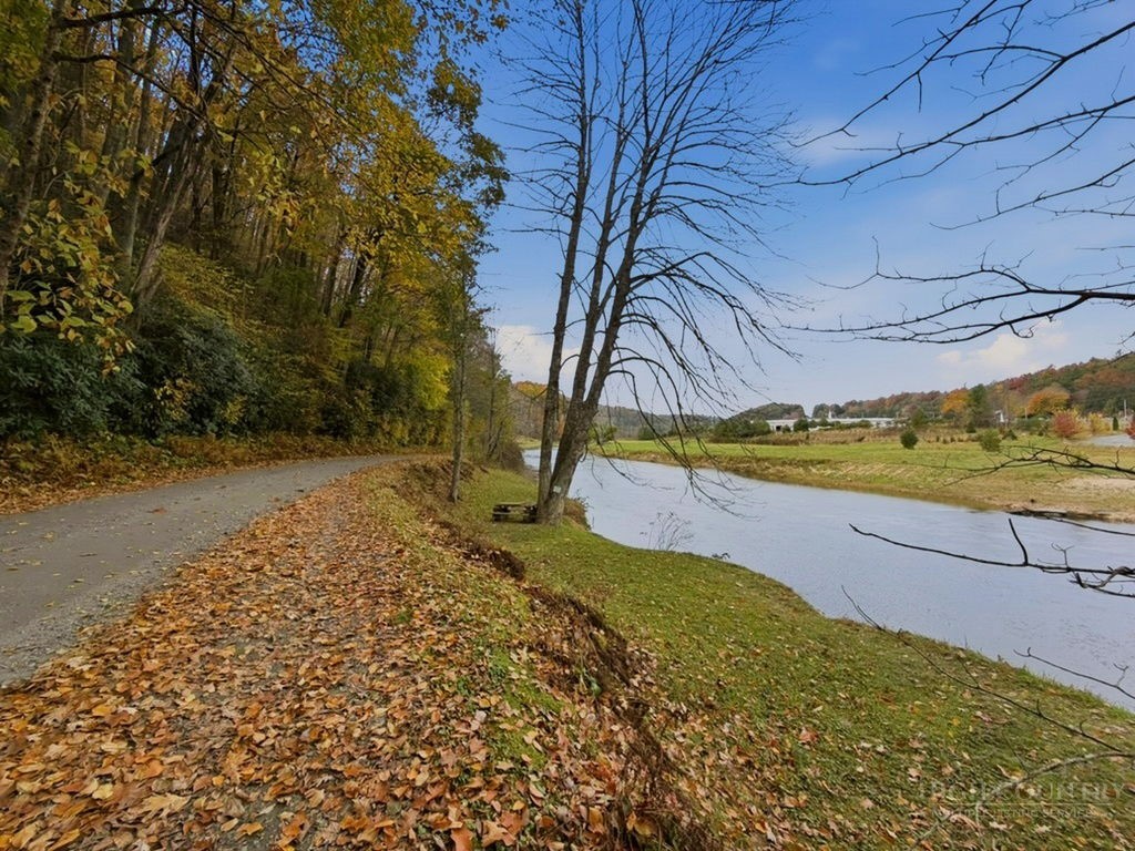 210 Eagles Nest Trail Property Photo 39