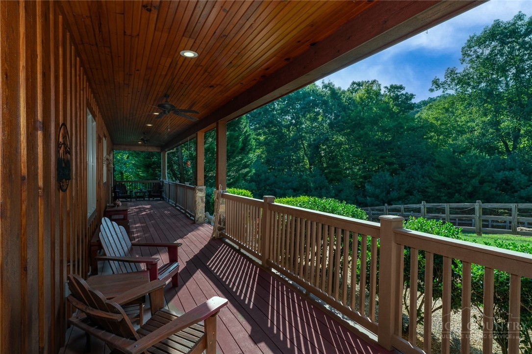 408 Broomtail Lane Property Photo 11