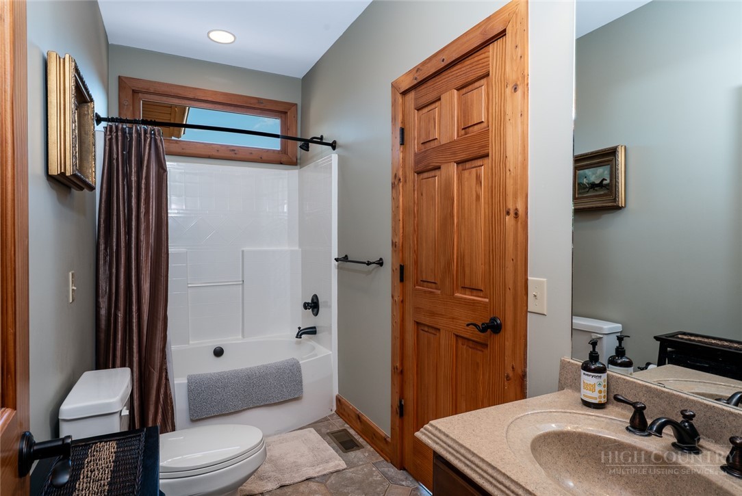 408 Broomtail Lane Property Photo 26