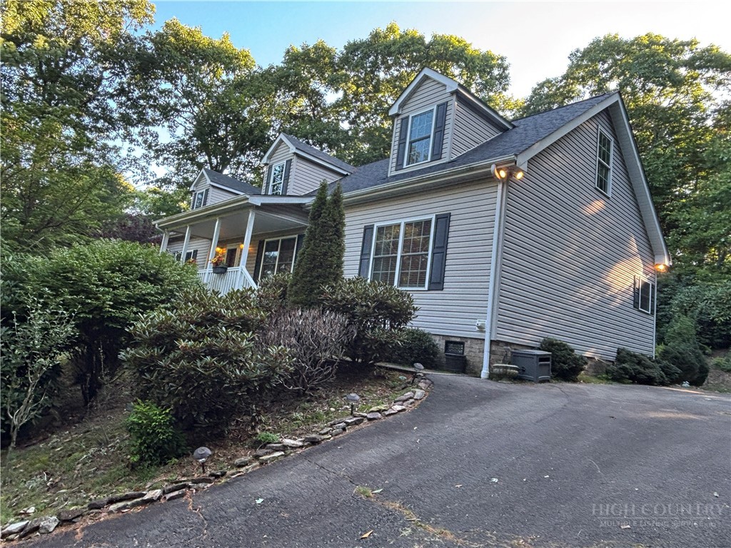 1305 Old Hampton Road Property Photo 1