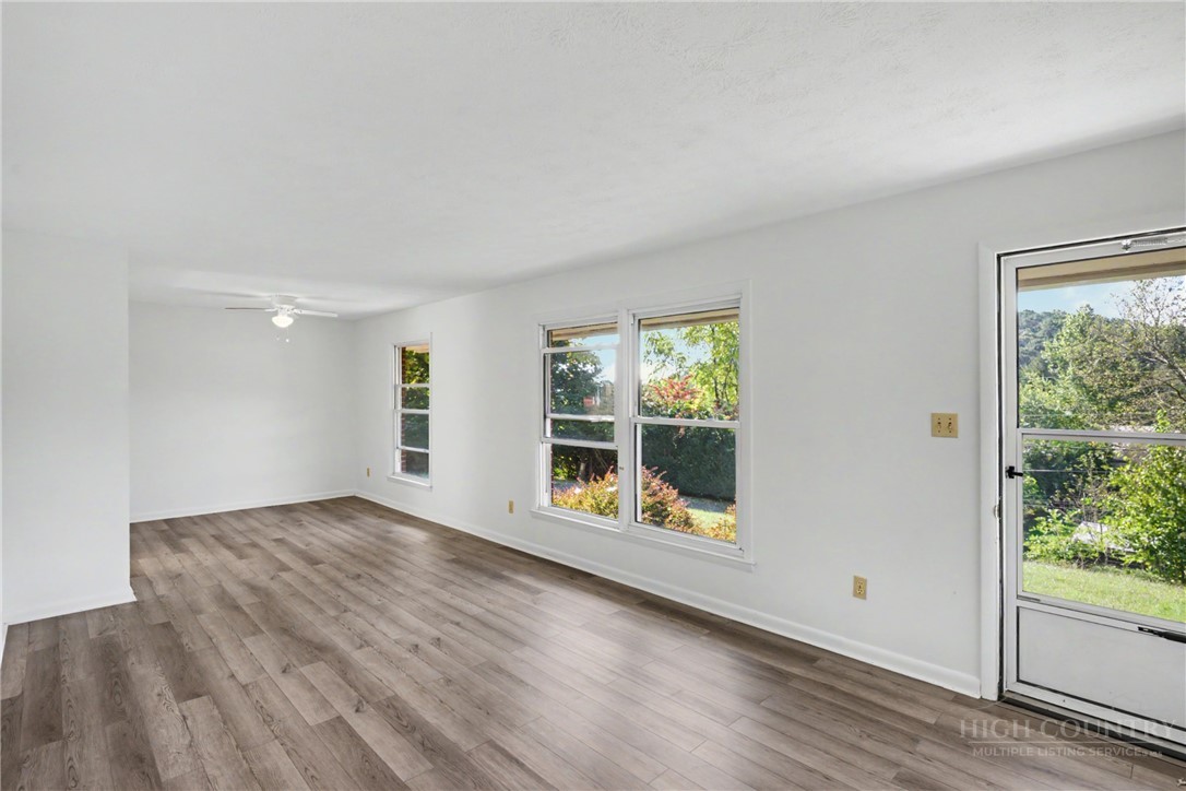 632 Queen Street Property Photo 4