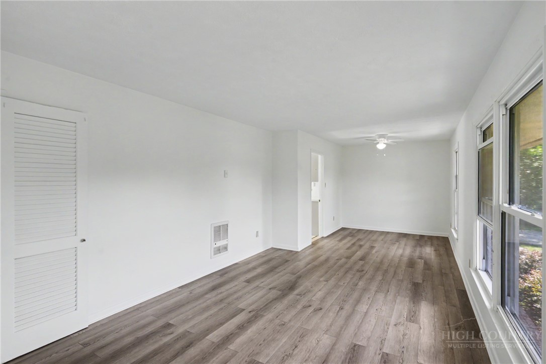 632 Queen Street Property Photo 5