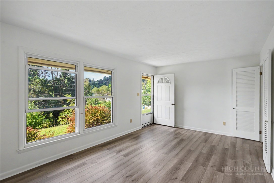 632 Queen Street Property Photo 6