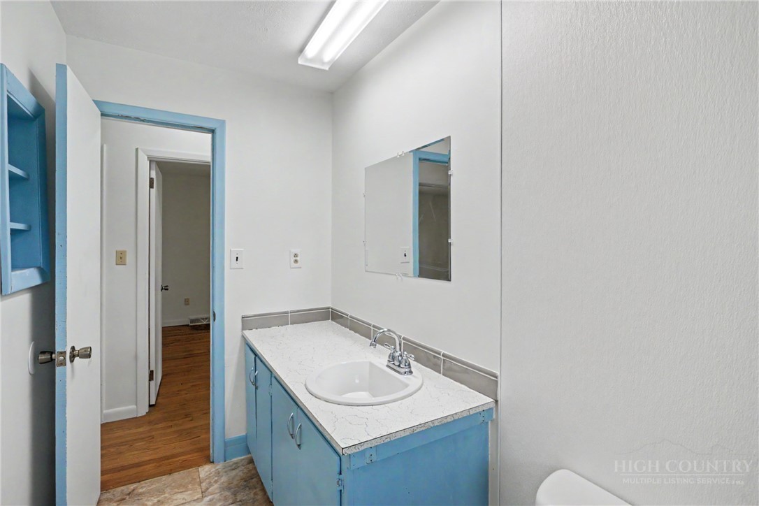 632 Queen Street Property Photo 19