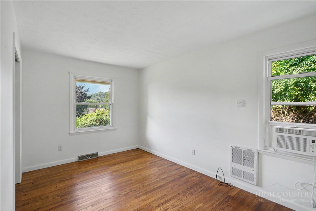 632 Queen Street Property Photo 21