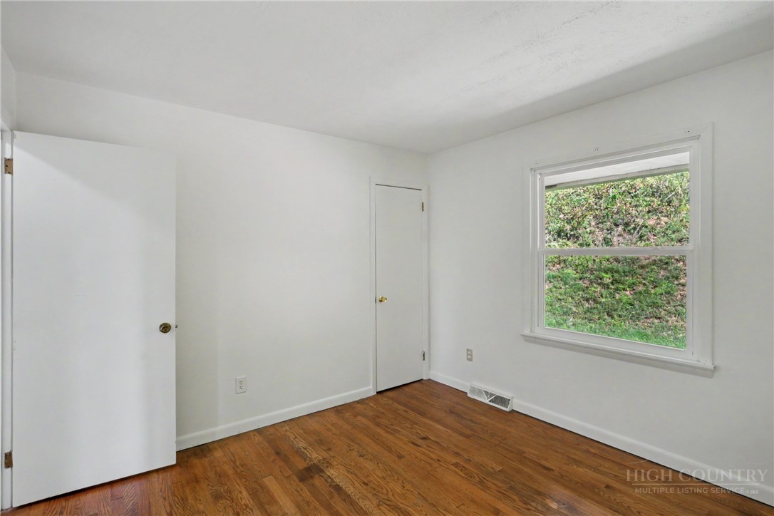 632 Queen Street Property Photo 22