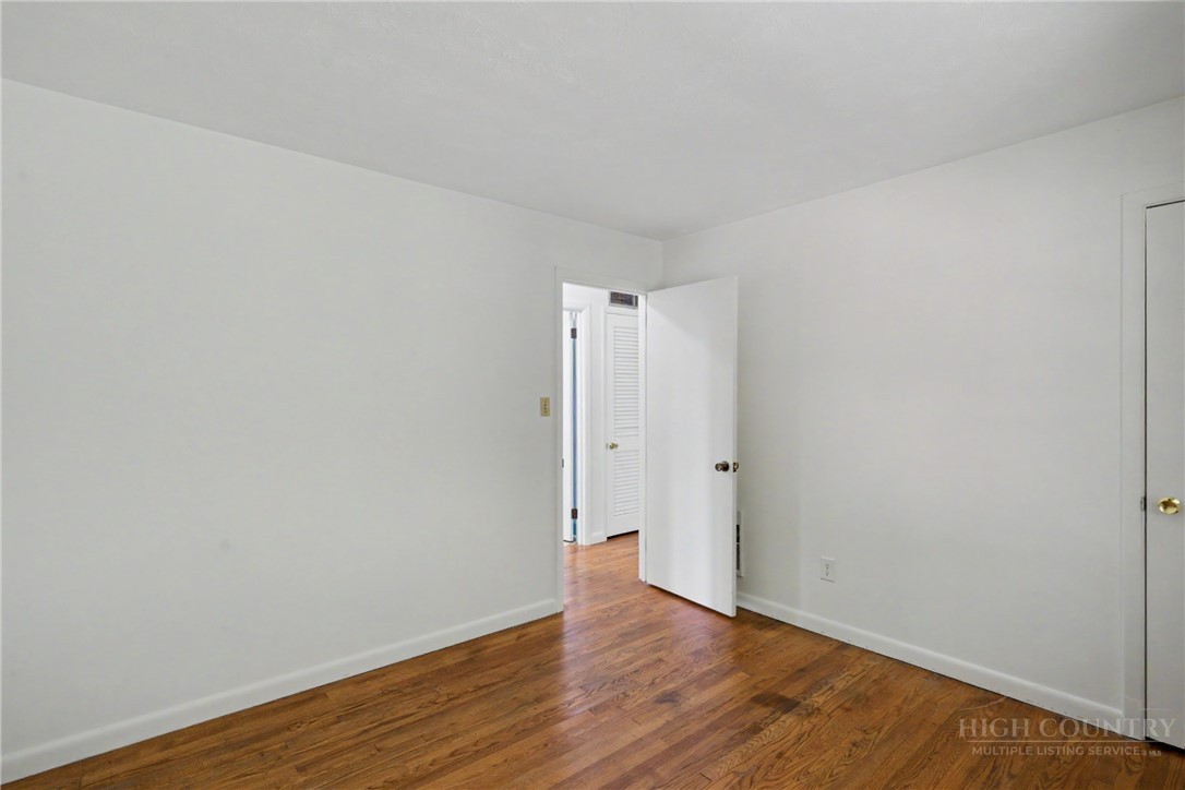 632 Queen Street Property Photo 23