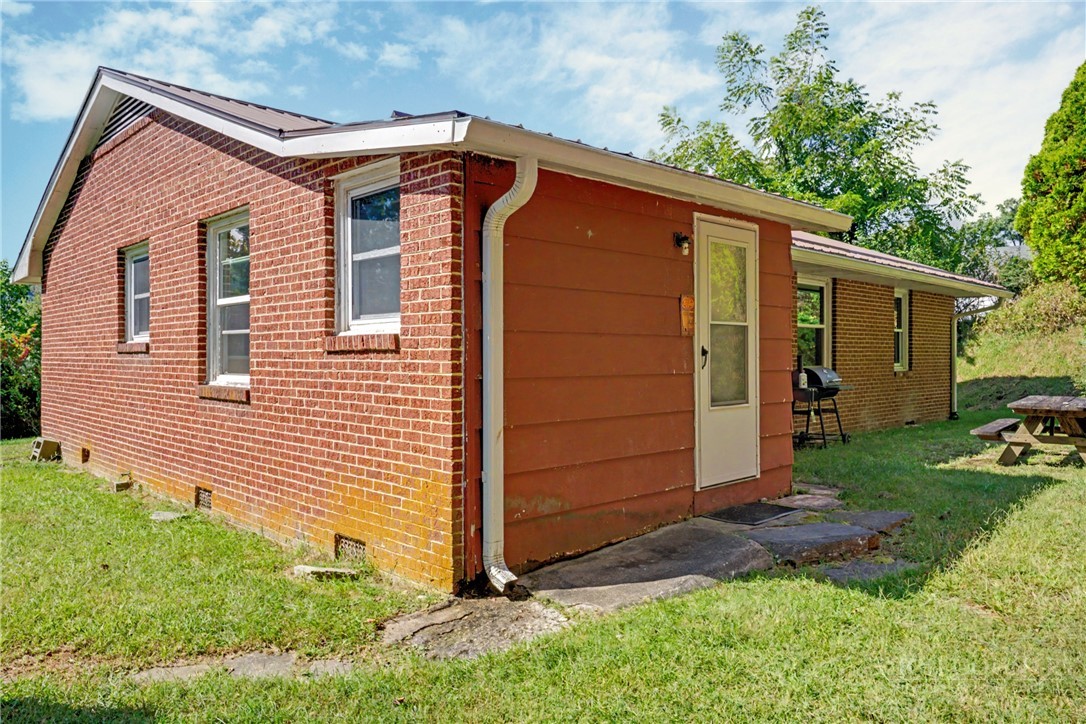 632 Queen Street Property Photo 29