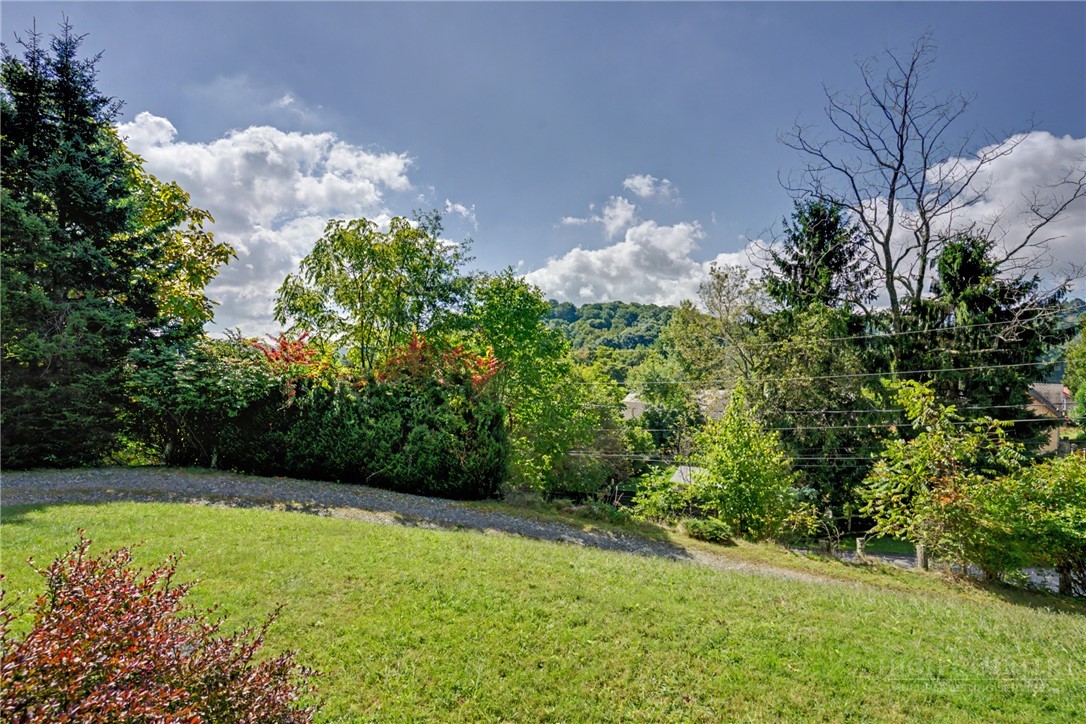 632 Queen Street Property Photo 32