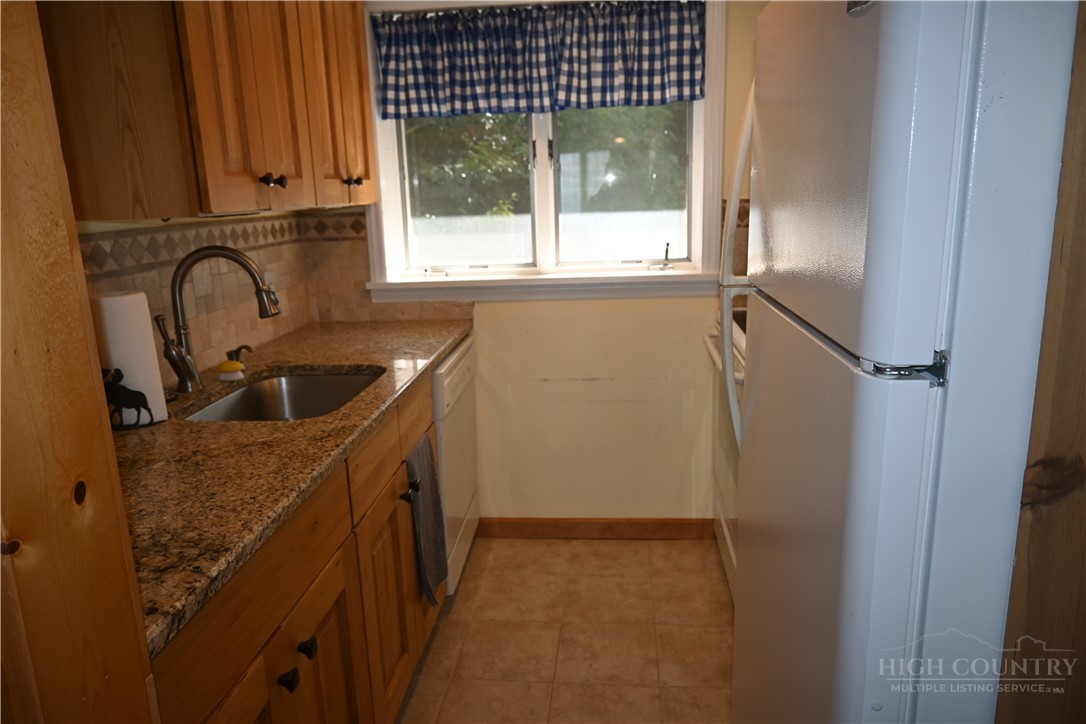 220 Northridge Road G-28 Property Photo 5