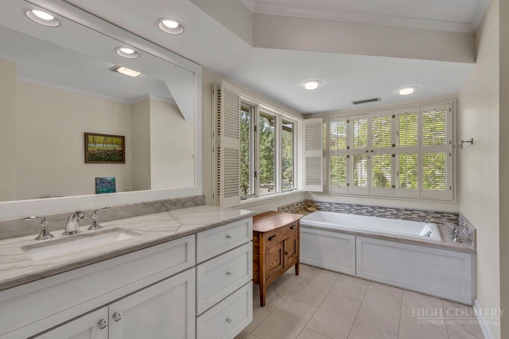 490 Clubhouse Drive C3 Property Photo 35