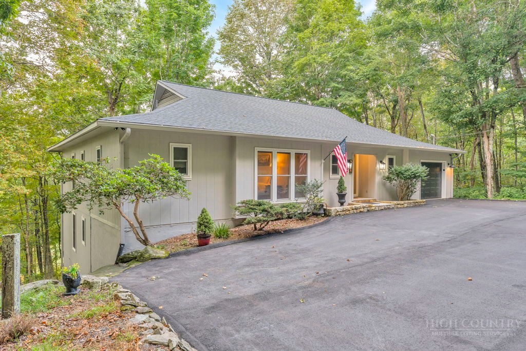 202 Cliffside Lane Property Photo 1
