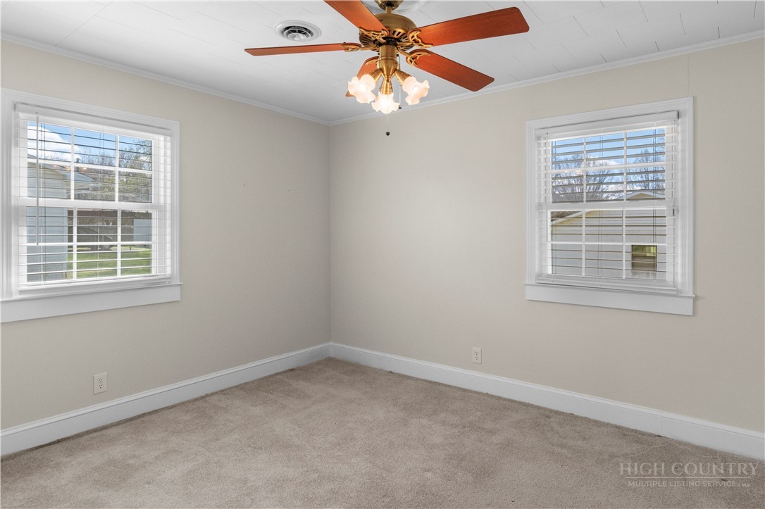 612 E Main Street Property Photo 15