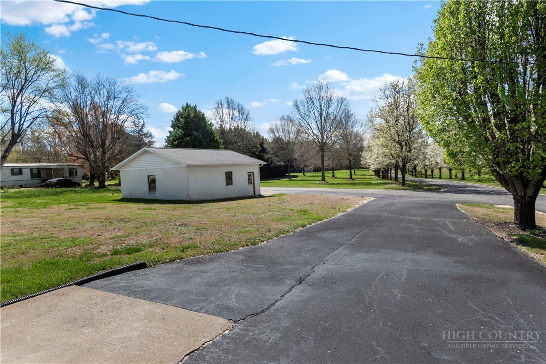 612 E Main Street Property Photo 24