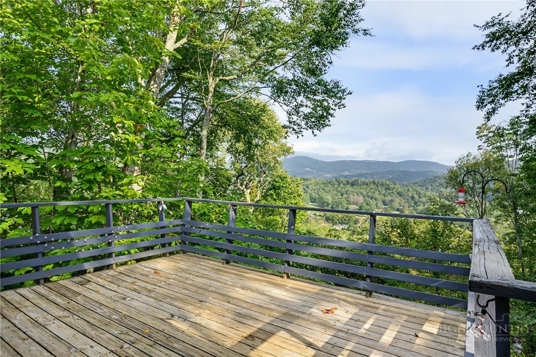 121 Park Lane Property Photo 1