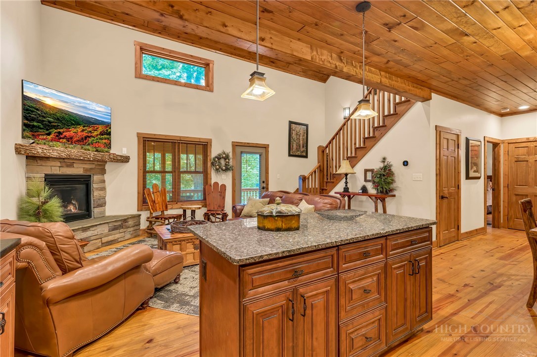 3947 Blackberry Crest Lane Property Photo 13