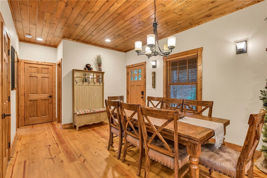 3947 Blackberry Crest Lane Property Photo 15