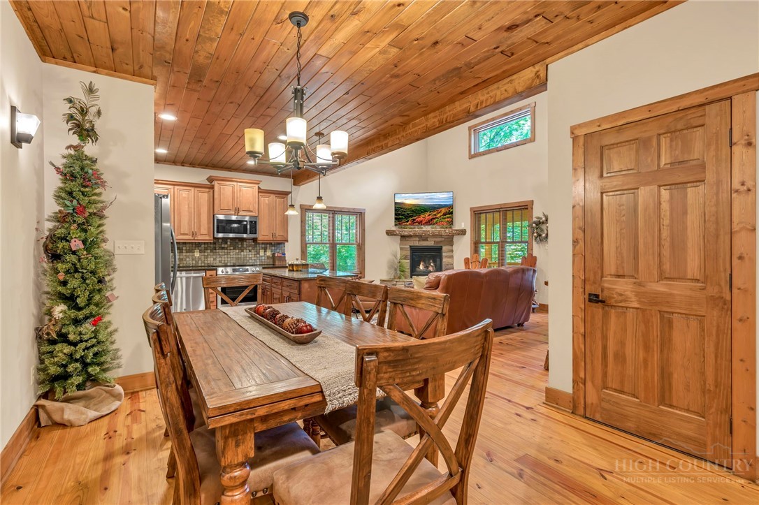 3947 Blackberry Crest Lane Property Photo 16