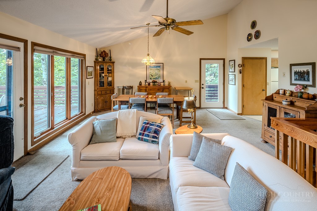 106 Grassy Gap Loop Road Property Photo 4