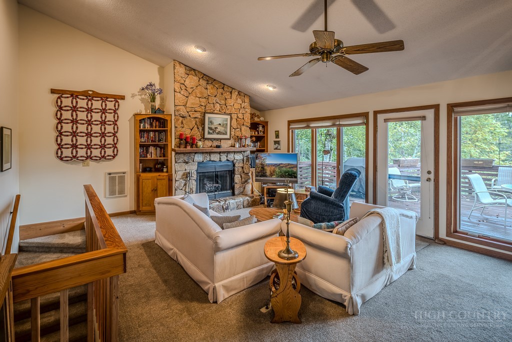 106 Grassy Gap Loop Road Property Photo 8