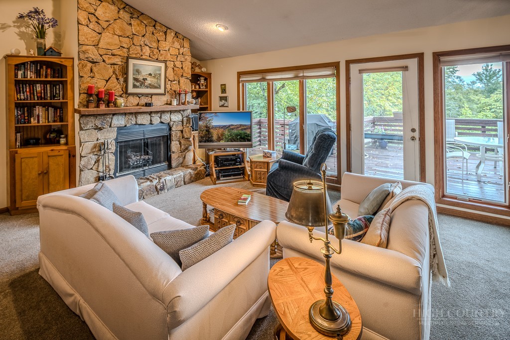 106 Grassy Gap Loop Road Property Photo 9