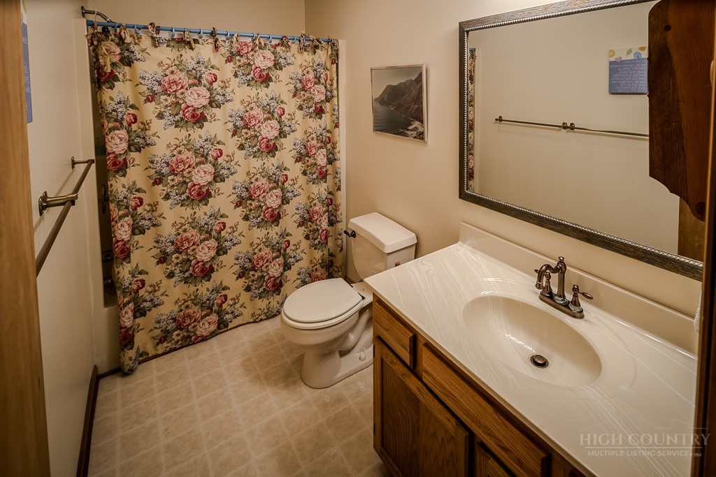 106 Grassy Gap Loop Road Property Photo 16