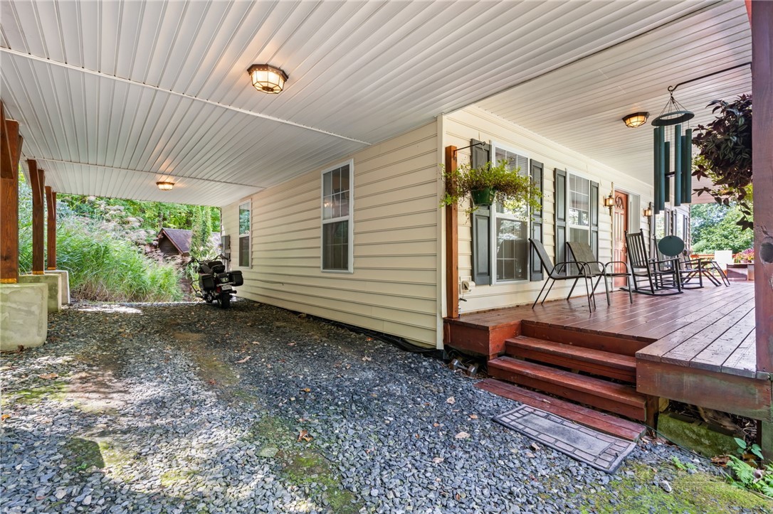 1056 Old Hampton Road Property Photo 2