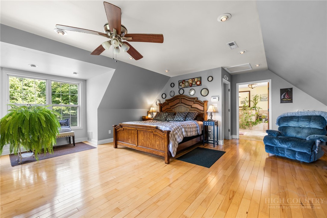 1056 Old Hampton Road Property Photo 24