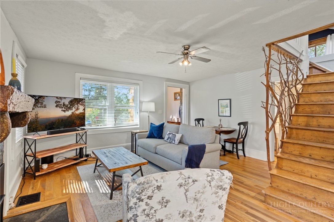 365 Grand Boulevard Property Photo 3