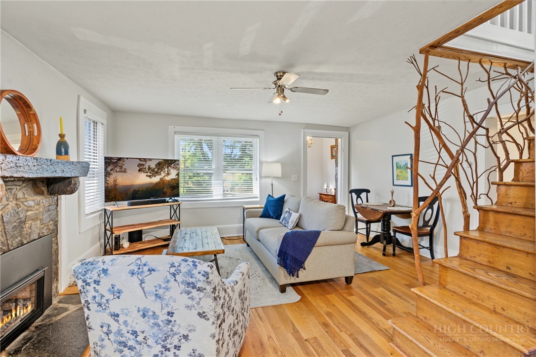 365 Grand Boulevard Property Photo 5