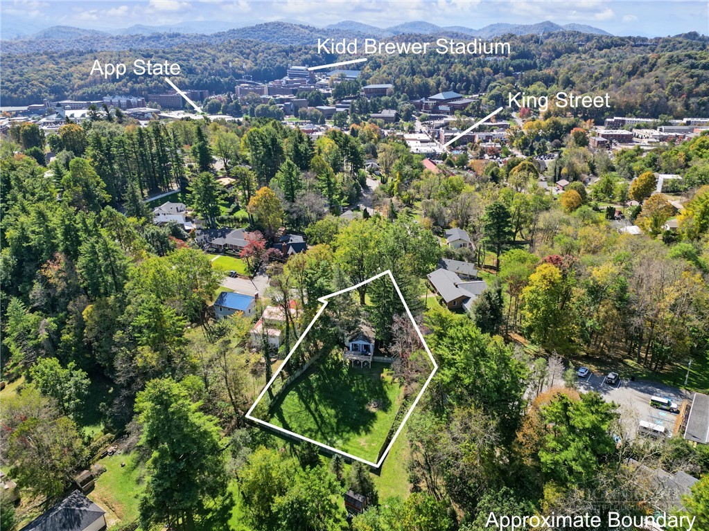 365 Grand Boulevard Property Photo 45