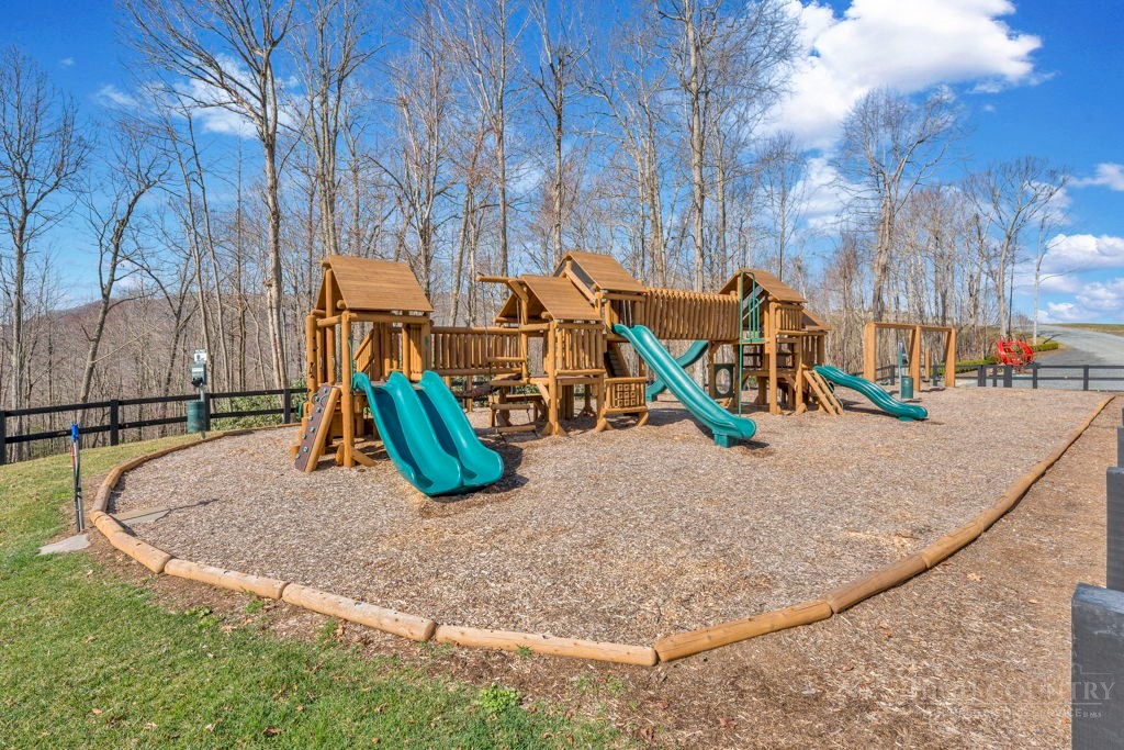 110 Blacksmith Court Property Photo 18