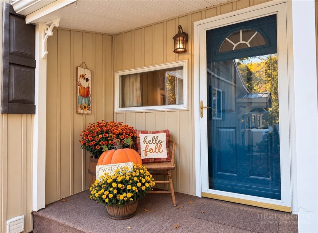 71 Lakewood Lane Property Photo 1