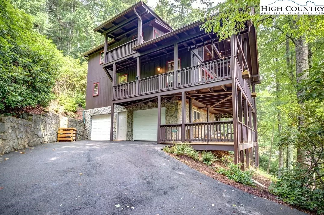 184 Raccoon Run Property Photo 3