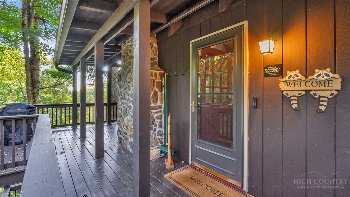 184 Raccoon Run Property Photo 4