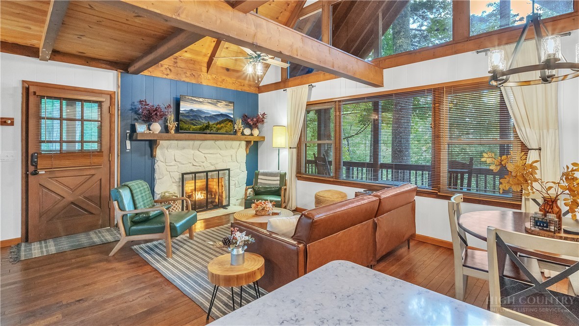 184 Raccoon Run Property Photo 5