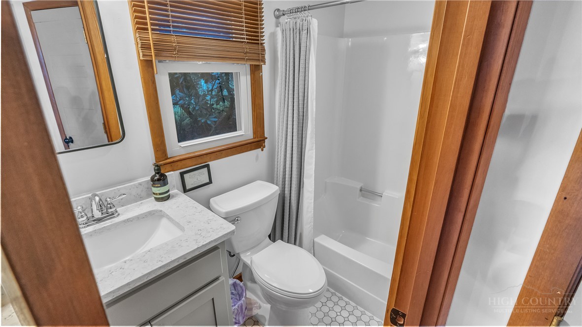 184 Raccoon Run Property Photo 12