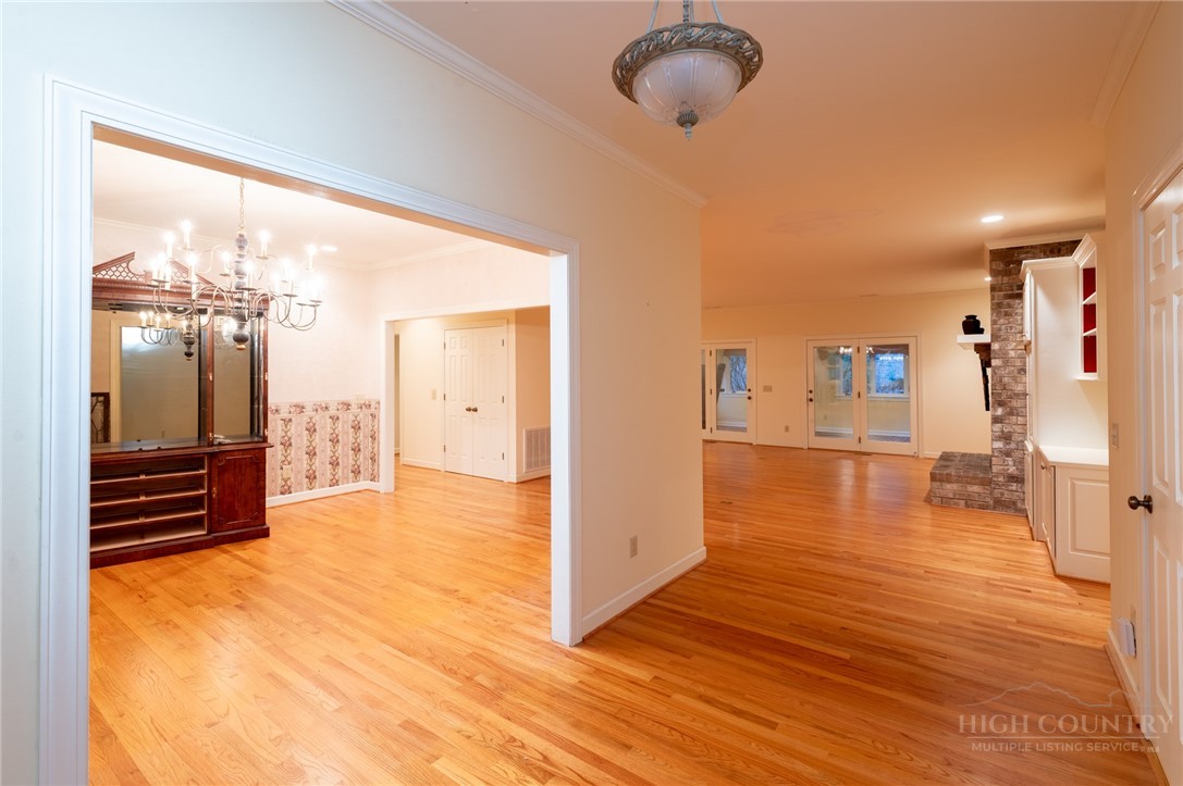 560 Greystone Drive Property Photo 10