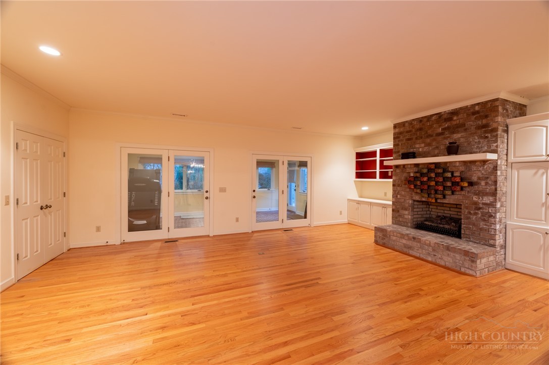560 Greystone Drive Property Photo 12