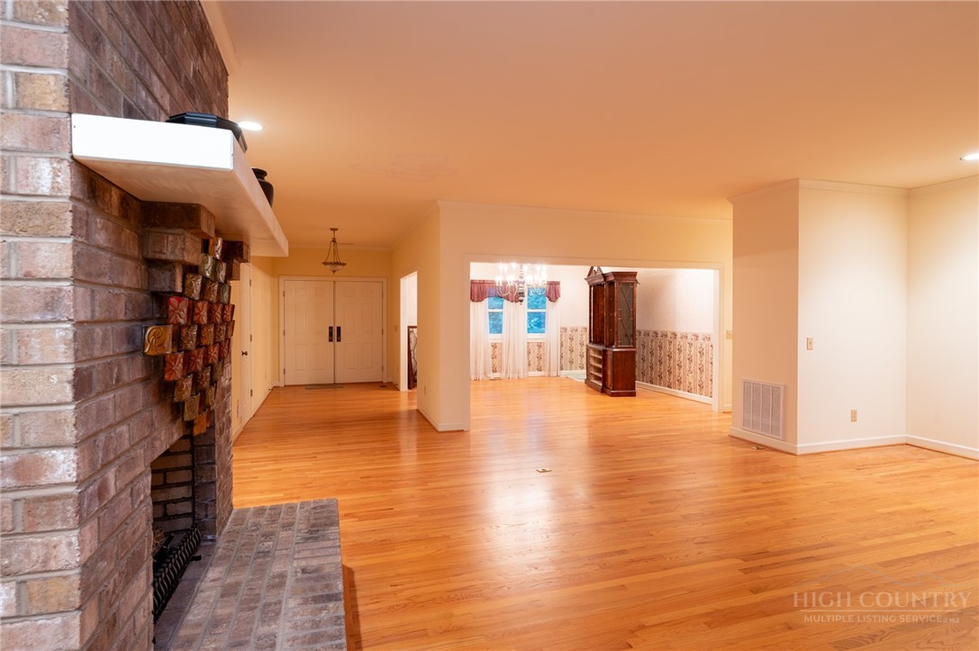 560 Greystone Drive Property Photo 16