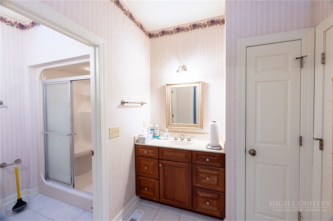 560 Greystone Drive Property Photo 21